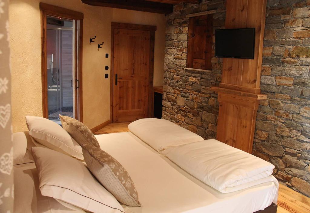 Les Trompeurs Chez Odette Bed and Breakfast Cogne Kamer foto