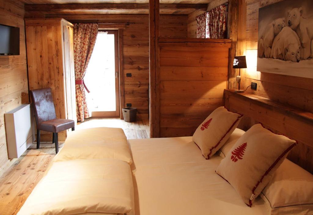 Les Trompeurs Chez Odette Bed and Breakfast Cogne Kamer foto