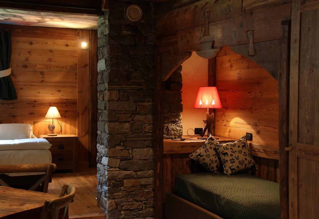 Les Trompeurs Chez Odette Bed and Breakfast Cogne Kamer foto