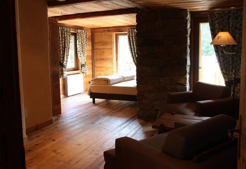 Les Trompeurs Chez Odette Bed and Breakfast Cogne Kamer foto